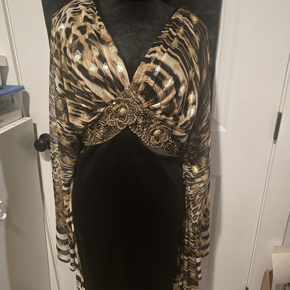 UNBELIEVABLY gorgeous midi dress - Picture 2 of 6